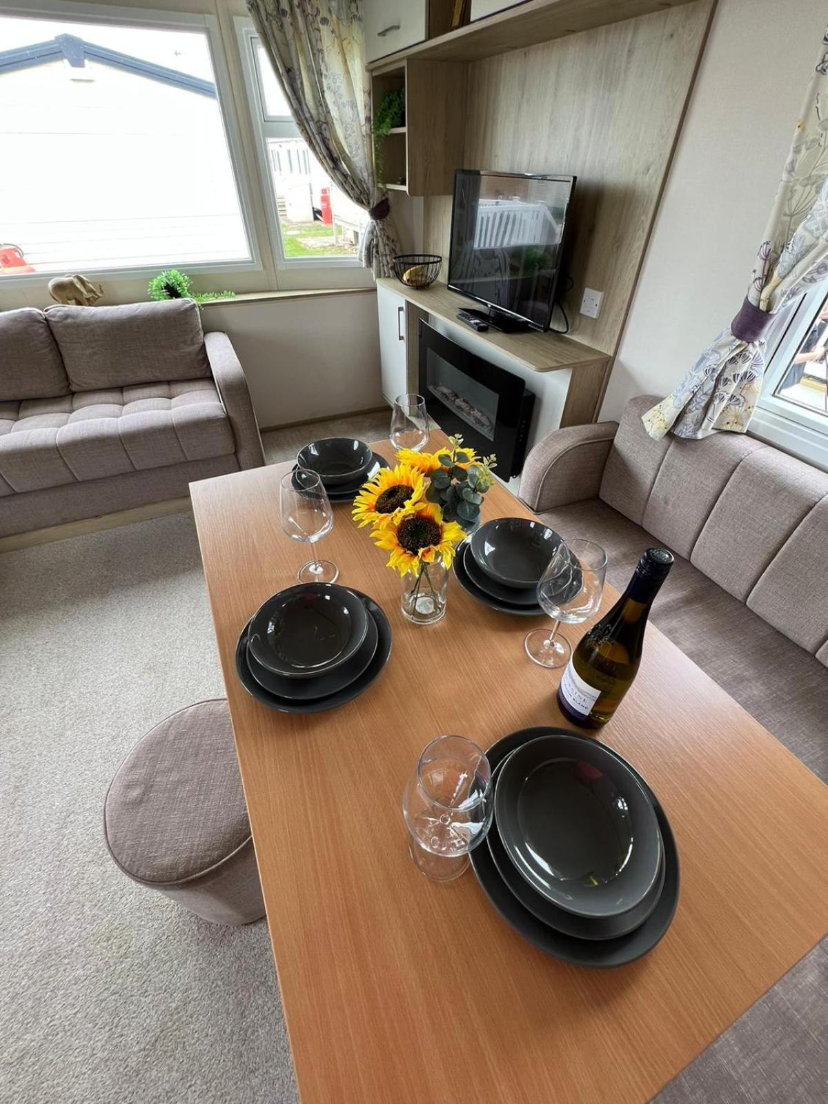 Luxurious Three Bedroom Caravan Jaywick Sands Bagian luar foto