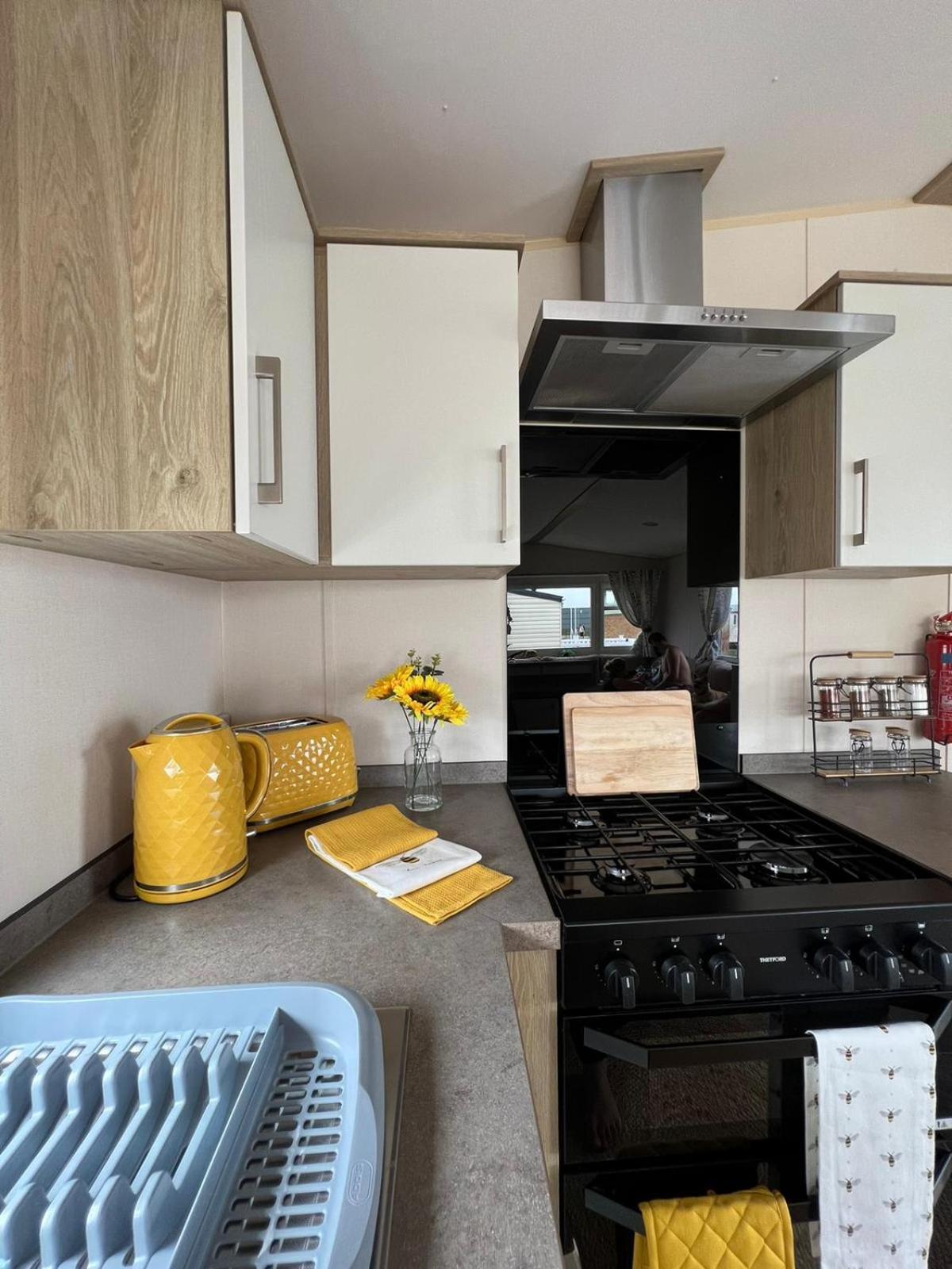 Luxurious Three Bedroom Caravan Jaywick Sands Bagian luar foto
