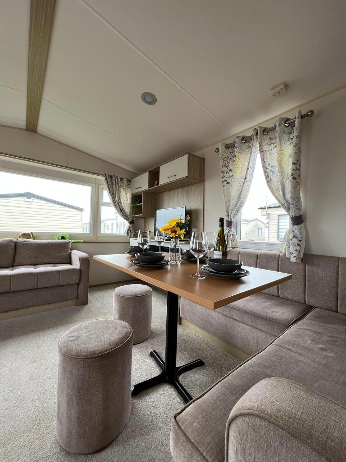 Luxurious Three Bedroom Caravan Jaywick Sands Bagian luar foto