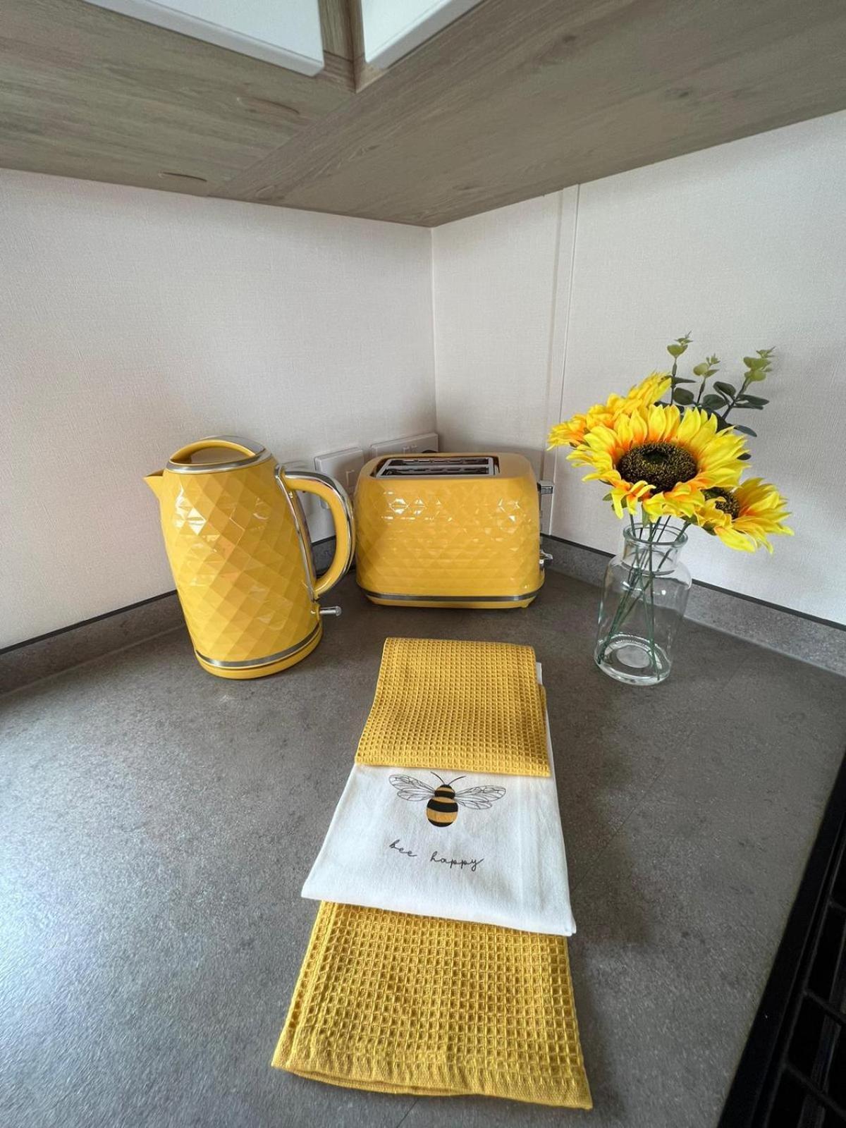 Luxurious Three Bedroom Caravan Jaywick Sands Bagian luar foto